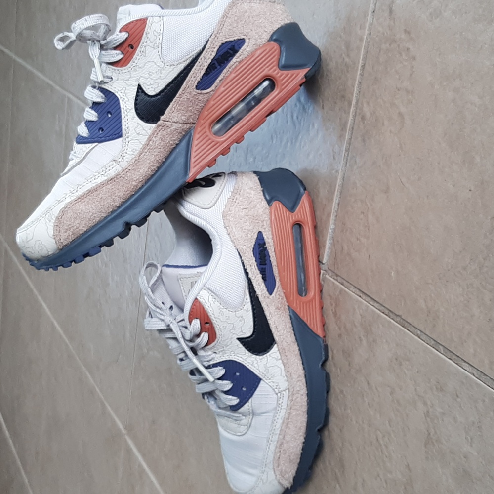 Nike air max sneakers 5.5 or 7